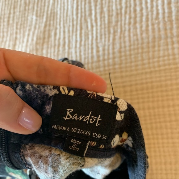 Fun linen suit - Picture 4 of 4